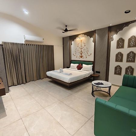 Shree Jalaram Resort Kodāe 外观 照片
