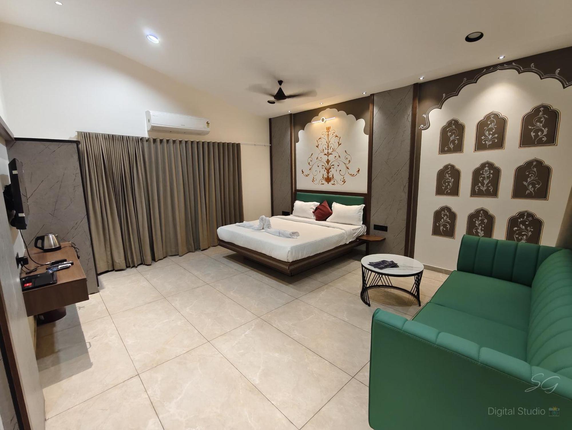 Shree Jalaram Resort Kodāe 外观 照片