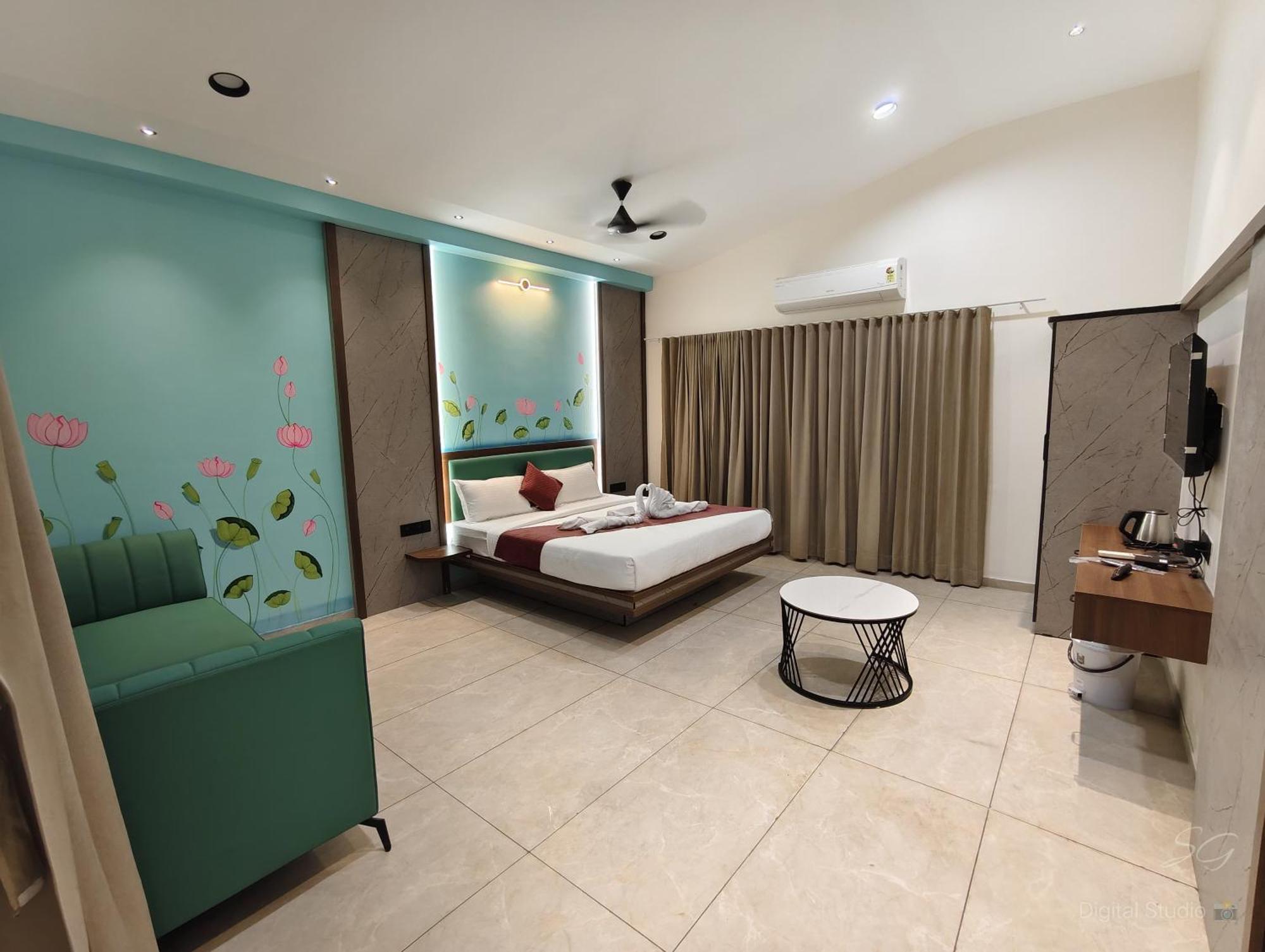 Shree Jalaram Resort Kodāe 外观 照片