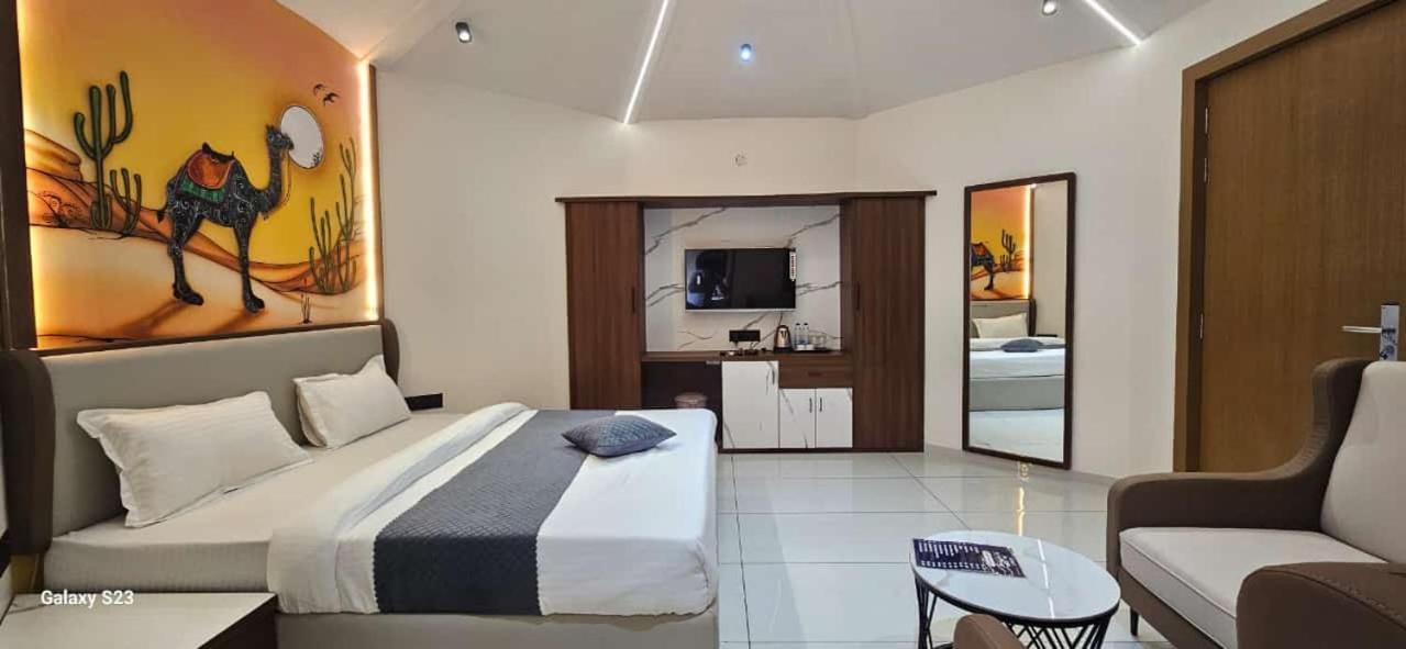 Shree Jalaram Resort Kodāe 外观 照片
