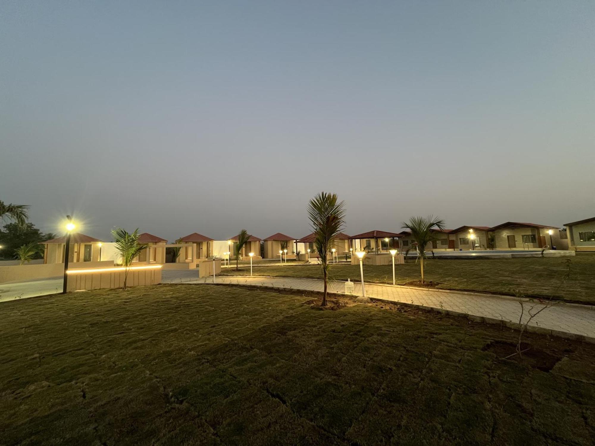 Shree Jalaram Resort Kodāe 外观 照片