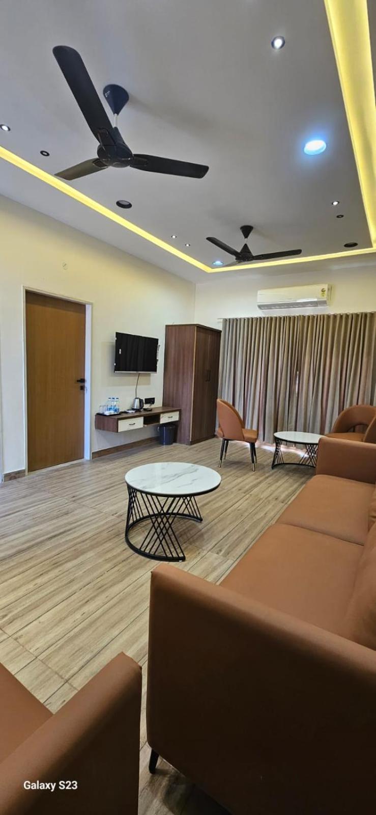 Shree Jalaram Resort Kodāe 外观 照片